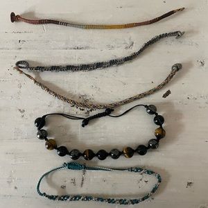Assorted bracelets (5 ct)